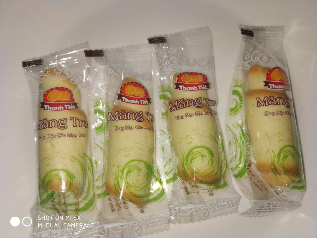 Bánh Măng Tre Thanh Tiết được đóng gói trong bao bì đẹp mắt, sang trọng